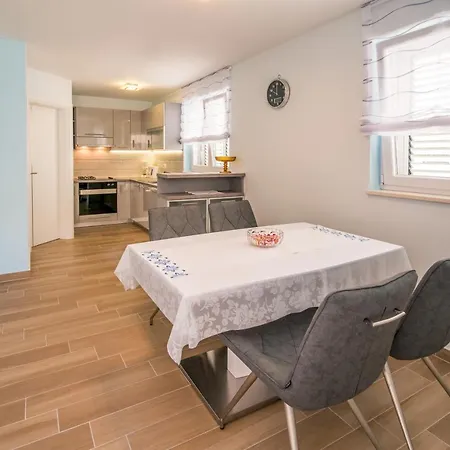Apartment Belveder *spacious Groundfloor Krk Town